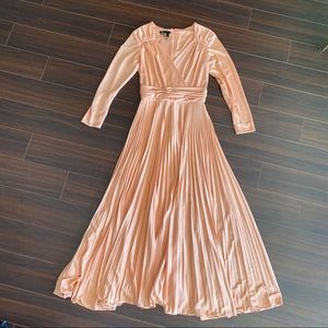 VTG 1970s Peach Pleated Maxi Dress 🍑 ✨